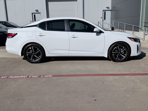 Used 2024 Nissan Sentra SV image 10