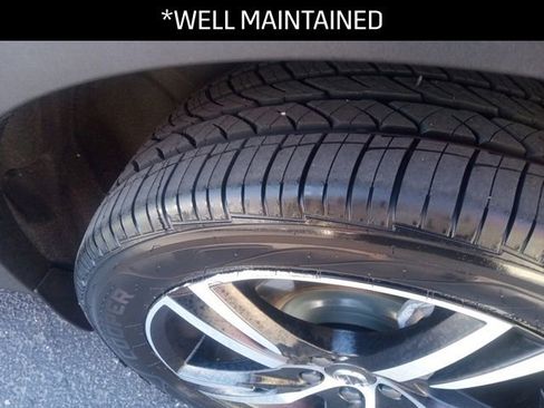 Used 2022 Volvo XC40 T5 R-Design image 11