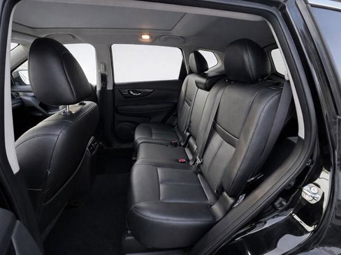 Used 2018 Nissan Rogue SL w/ Premium Package image 9