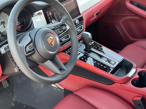 New 2026 Porsche Macan S image 4