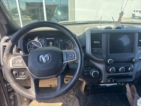 Used 2024 RAM 2500 Tradesman w/ Chrome Appearance Group AWD/4WD image 3
