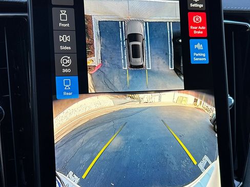 New 2026 Volvo XC60 T8 Polestar image 17