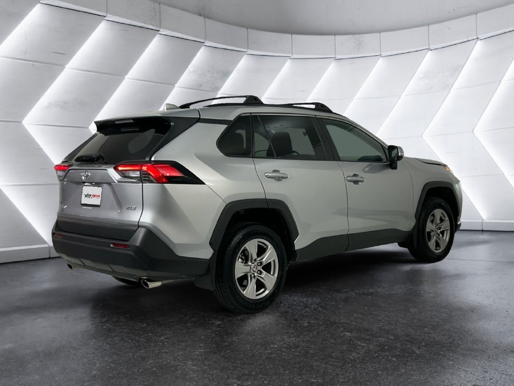 Used 2023 Toyota RAV4 XLE w/ Convenience Package FWD image 4