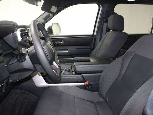Used 2025 Toyota Sequoia SR5 AWD/4WD image 18