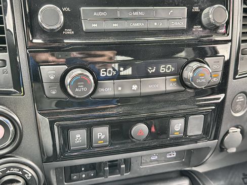 Used 2023 Nissan Titan SV w/ SV Convenience Package AWD/4WD image 18