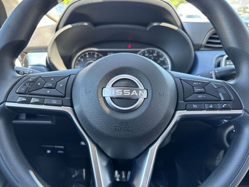Used 2025 Nissan Versa SV image 25