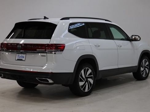 Used 2025 Volkswagen Atlas SE AWD/4WD image 8