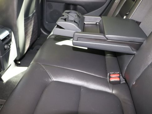 Used 2016 Volvo XC70 T5 Platinum w/ Climate Package image 33