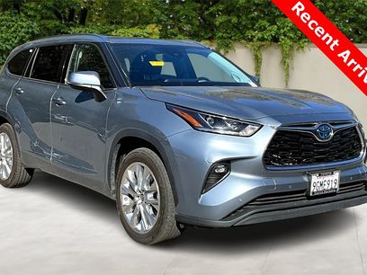Used 2023 Toyota Highlander Limited