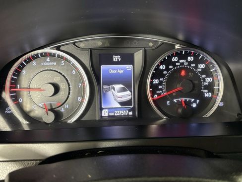 Used 2016 Toyota Camry SE image 21