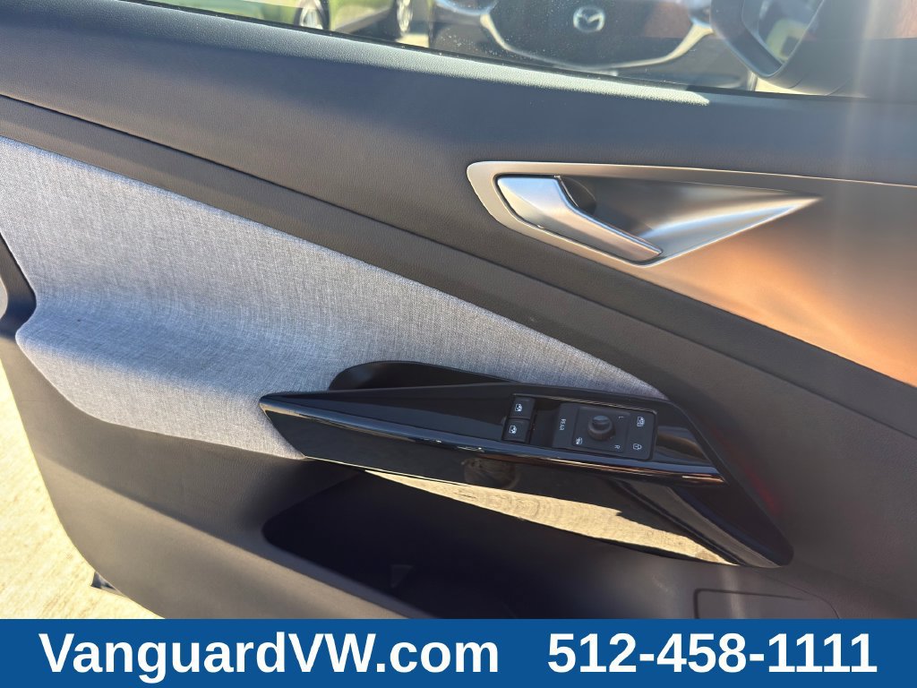 Used 2025 Volkswagen ID.4 Pro RWD image 19