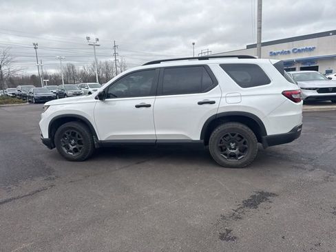 Used 2023 Honda Pilot TrailSport image 16