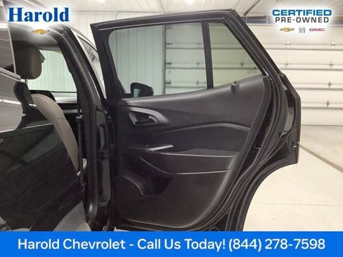 Certified 2025 Chevrolet Trax ACTIV FWD image 8