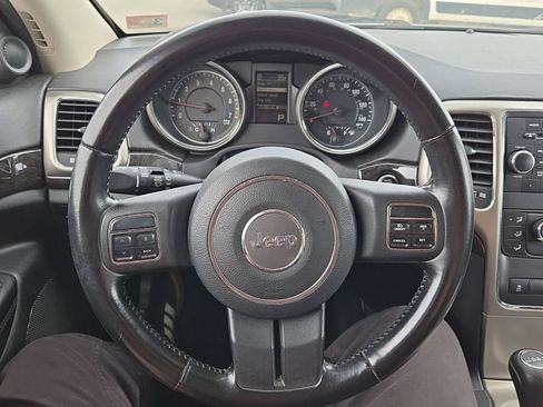 Used 2012 Jeep Grand Cherokee Laredo w/ Laredo E Group RWD image 17