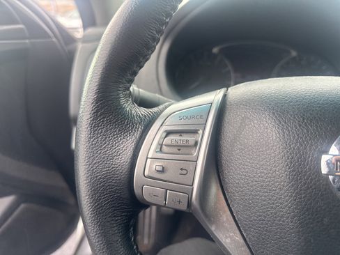 Used 2014 Nissan Altima 2.5 SV w/ Convenience Package image 10