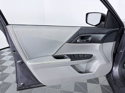 Used 2015 Honda Accord LX image 9