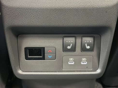 Used 2026 Nissan Rogue Platinum w/ Platinum Premium Package AWD/4WD image 24