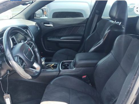 Used 2018 Dodge Charger R/T w/ Plus Group RWD image 5