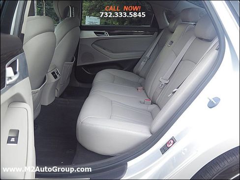 Used 2015 Hyundai Genesis 3.8 image 12