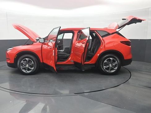 Used 2025 Chevrolet Blazer LT FWD image 37