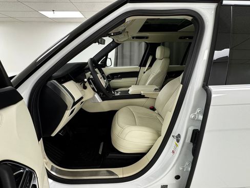Used 2023 Land Rover Range Rover SE image 10