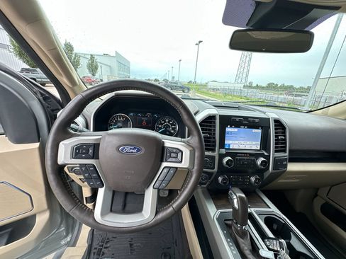 Used 2019 Ford F150 Lariat w/ Equipment Group 502A Luxury AWD/4WD image 11