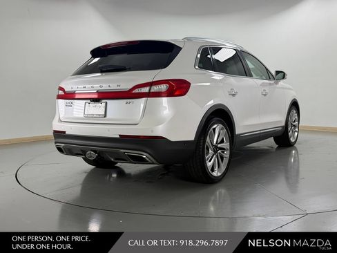 Used 2018 Lincoln MKX Reserve w/ Driver Assistance Package FWD image 6