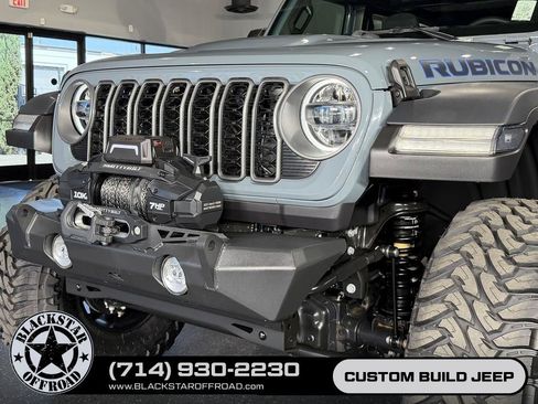 Used 2025 Jeep Wrangler Unlimited Rubicon 4xe w/ Convenience Group AWD/4WD image 6