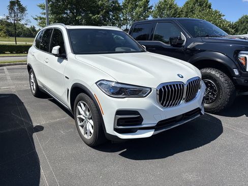 Used 2023 BMW X5 xDrive45e w/ Executive Package AWD/4WD image 3