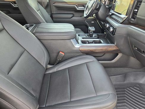 Certified 2023 GMC Sierra 1500 SLT RWD image 13