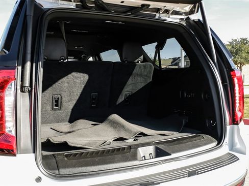 Used 2022 GMC Yukon XL SLT image 56