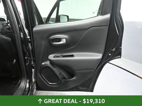 Used 2023 Jeep Renegade Latitude AWD/4WD image 22