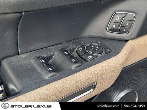 Used 2022 Ford Expedition XLT image 19