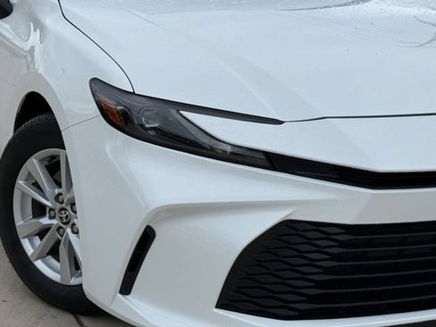 Used 2025 Toyota Camry LE FWD image 3
