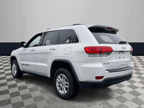 Used 2019 Jeep Grand Cherokee Laredo image 4