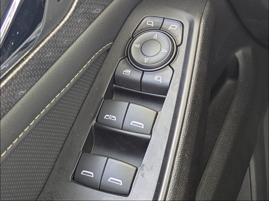 Used 2023 Chevrolet Traverse Premier FWD image 22