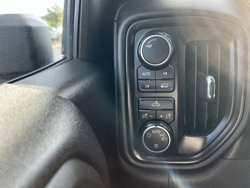 Used 2019 Chevrolet Silverado 1500 Custom w/ Custom Value Package AWD/4WD image 33