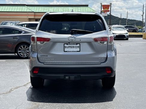 Used 2014 Toyota Highlander XLE FWD image 4
