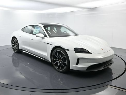 Certified 2025 Porsche Taycan AWD/4WD image 17