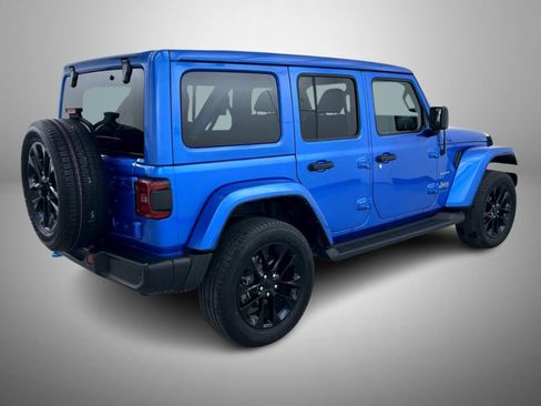 Certified 2022 Jeep Wrangler Unlimited Sahara w/ Cold Weather Group image 5
