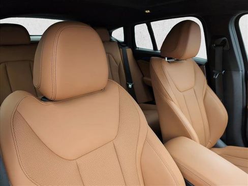 Used 2024 BMW X4 M40i image 25