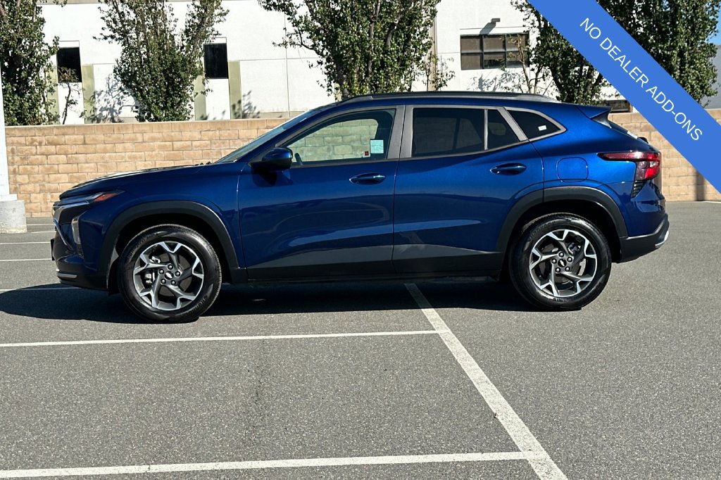Used 2024 Chevrolet Trax LT w/ Driver Confidence Package FWD image 7