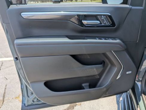Used 2026 Chevrolet Tahoe RST w/ Comfort Package AWD/4WD image 12