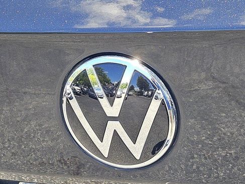 Used 2023 Volkswagen Taos SE w/ Black Wheel Package FWD image 35