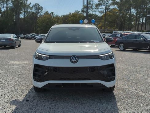 New 2026 Volkswagen Tiguan SE R-Line image 10