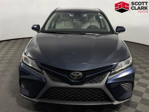 Used 2020 Toyota Camry SE w/ Convenience Package FWD image 2