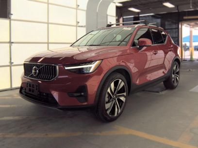 Used 2023 Volvo XC40 B5 Ultimate w/ Climate Package