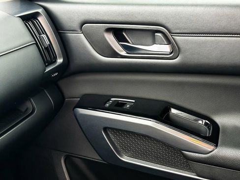 Used 2023 Nissan Pathfinder SL image 26