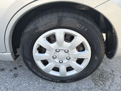 Used 2011 Mitsubishi Galant ES FWD image 9