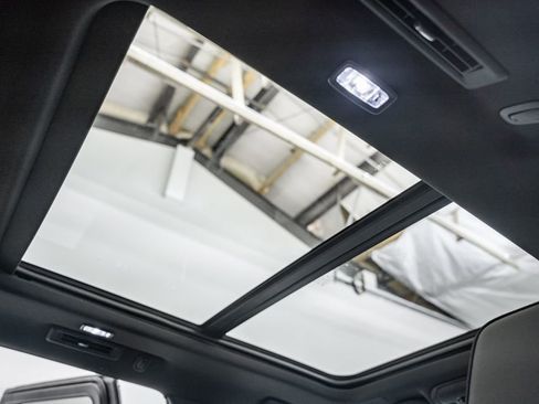 New 2026 Chevrolet Tahoe High Country AWD/4WD image 38
